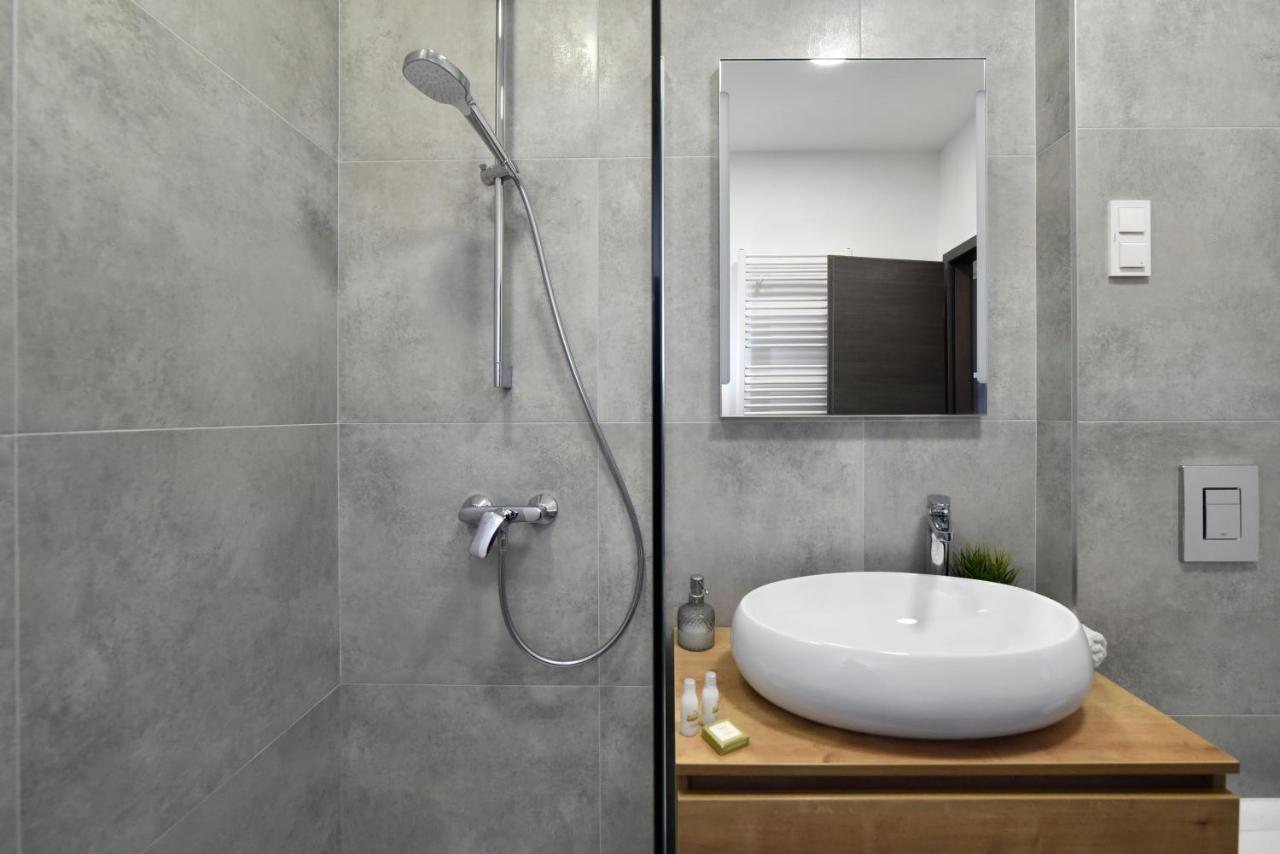 Zrinski Premium Suites & Rooms ซาเกร็บ ภายนอก รูปภาพ