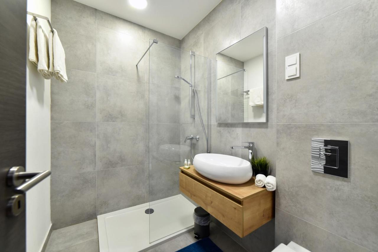 Zrinski Premium Suites & Rooms ซาเกร็บ ภายนอก รูปภาพ